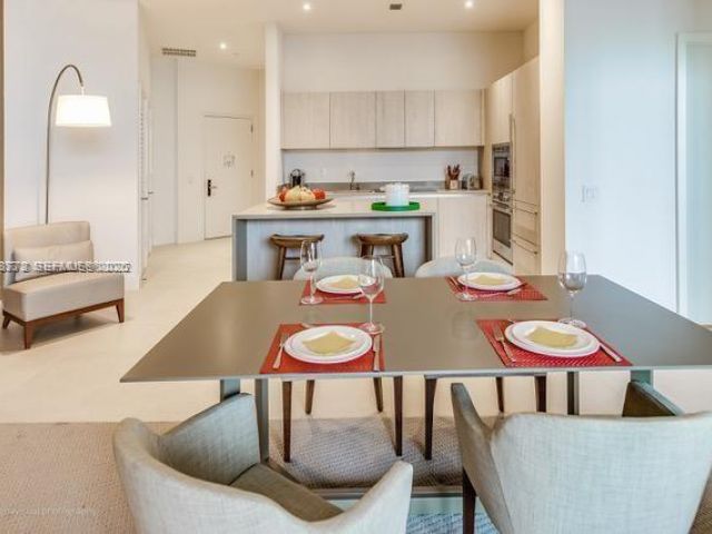 Apartment for sale  Unit #302 - photo 7512374