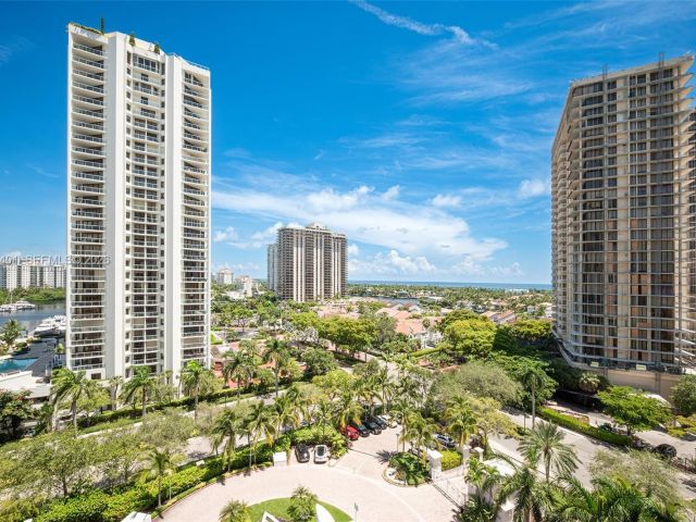 Apartment for sale  Unit #932 - photo 7505390