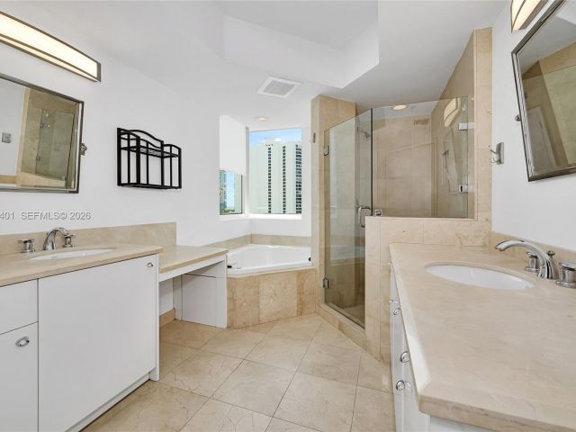 Apartment for sale  Unit #932 - photo 7505402