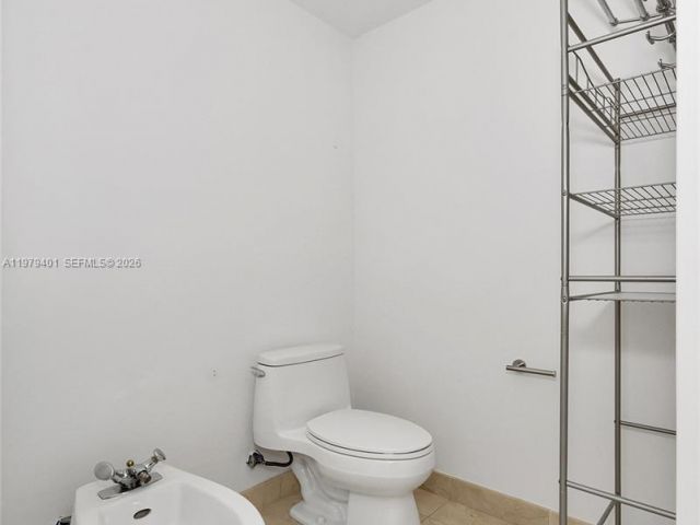 Apartment for sale  Unit #932 - photo 7505404