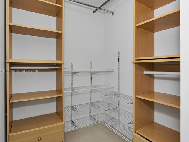 Apartment for sale  Unit #932 - photo 7505405