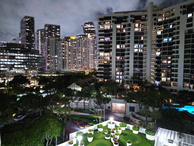 Apartment for rent  Unit #911 - photo 7479048