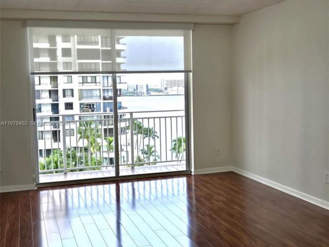 Apartment for rent  Unit #911 - photo 7479053