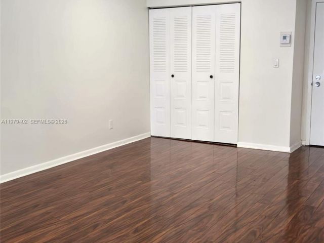 Apartment for rent  Unit #911 - photo 7479055