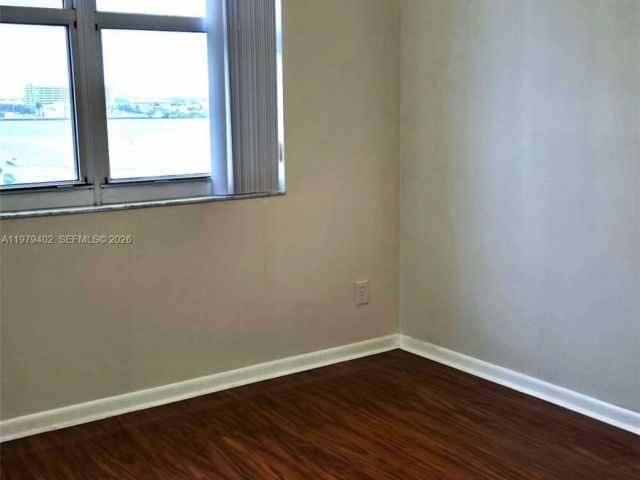 Apartment for rent  Unit #911 - photo 7479057