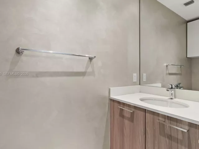 1-bedroom condo for sale in Miami -  - MondialRealty