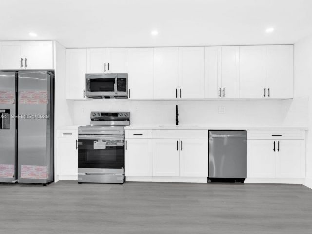 Home for sale at 16320 NW 19 CT - photo 7517122