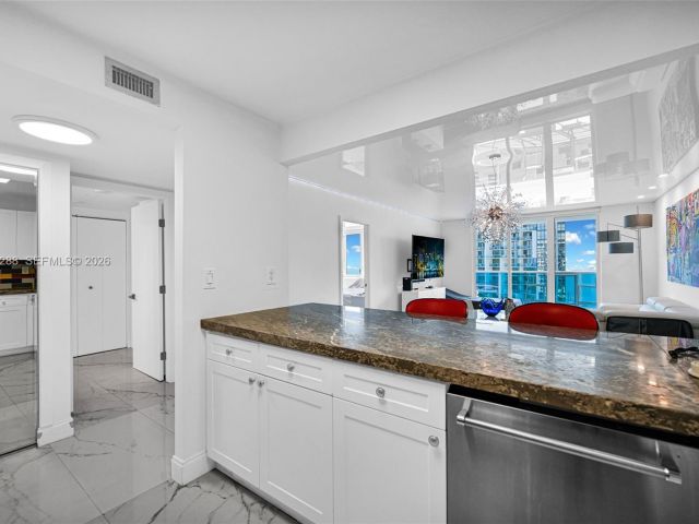 Apartment for sale  Unit #1204 - photo 7524397