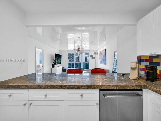 Apartment for sale  Unit #1204 - photo 7524403