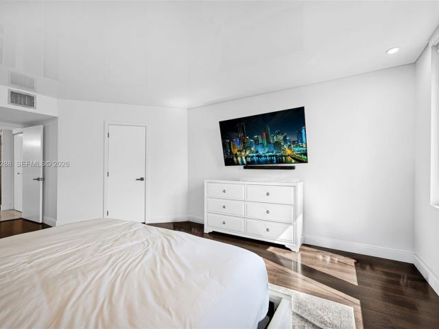 Apartment for sale  Unit #1204 - photo 7524407