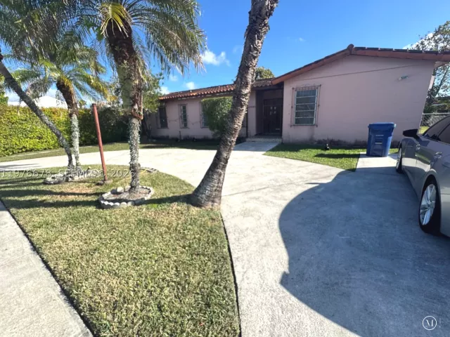 3-bedroom home for sale in Miami - 10730 SW 66th Dr - MondialRealty