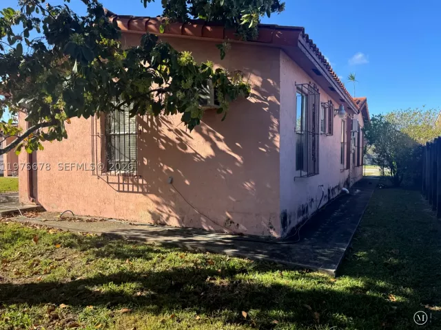 3-bedroom home for sale in Miami - 10730 SW 66th Dr - MondialRealty