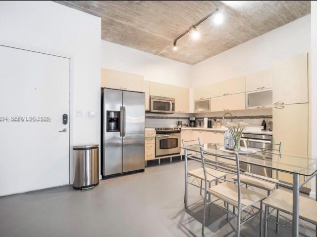 1-bedroom condo for rent in Miami - 234 NE 3rd St 608 - MondialRealty