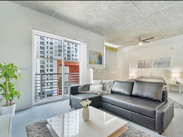 1-bedroom condo for rent in Miami - 234 NE 3rd St 608 - MondialRealty