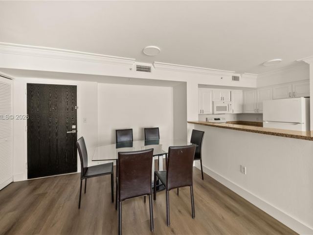 Apartment for rent  Unit #1903 - photo 7529324