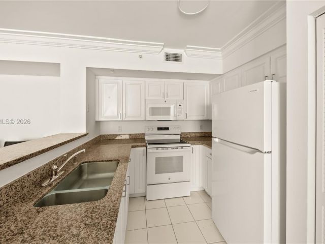 Apartment for rent  Unit #1903 - photo 7529325