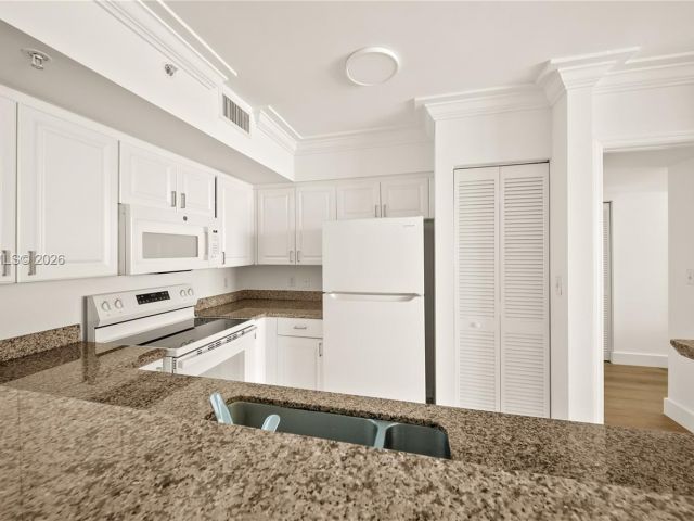 Apartment for rent  Unit #1903 - photo 7529326