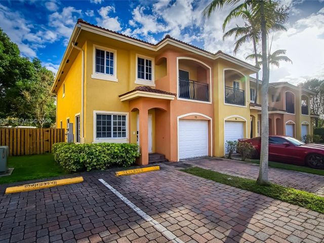 Home for rent at 330 SW 2nd Ave 12 - photo 7462190