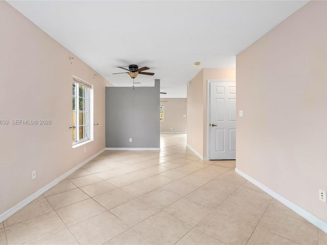 Home for rent at 330 SW 2nd Ave 12 - photo 7462192