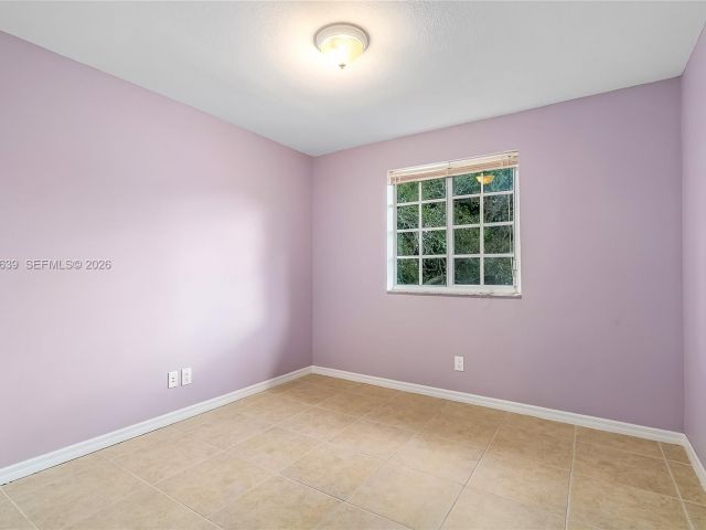 Home for rent at 330 SW 2nd Ave 12 - photo 7462209