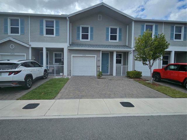 3-bedroom home for rent in Homestead - 1720 SE 9th Ave 0 - MondialRealty