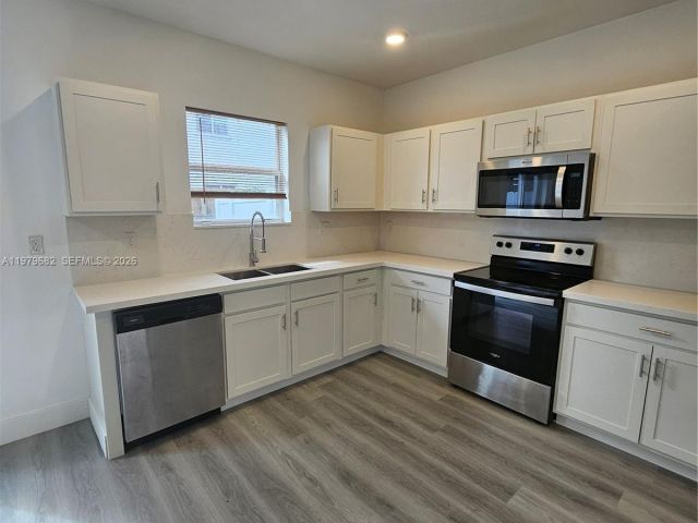 3-bedroom home for rent in Homestead - 1720 SE 9th Ave 0 - MondialRealty