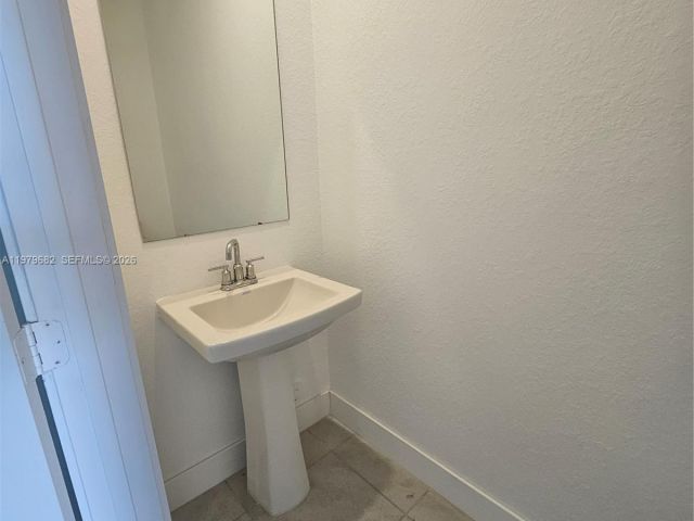 3-bedroom home for rent in Homestead - 1720 SE 9th Ave 0 - MondialRealty