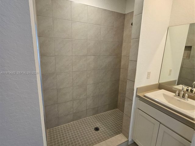 3-bedroom home for rent in Homestead - 1720 SE 9th Ave 0 - MondialRealty