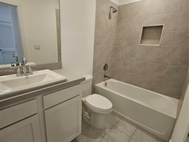 3-bedroom home for rent in Homestead - 1720 SE 9th Ave 0 - MondialRealty