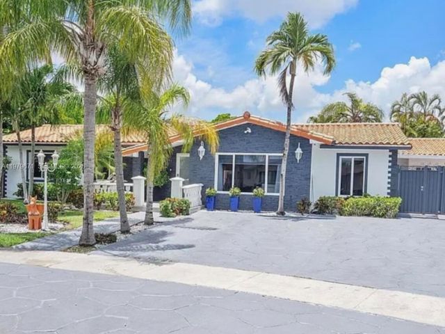 Home for sale at 12121 SW 107th St - photo 7515703