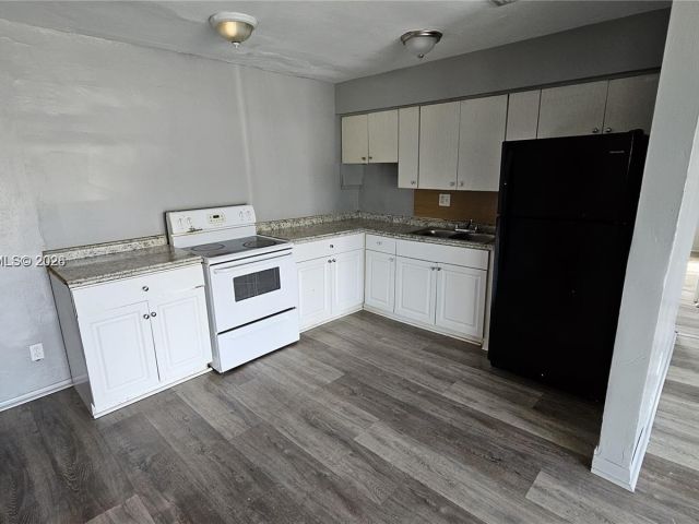 Home for rent at 374 NW 31st Ave - photo 7478531