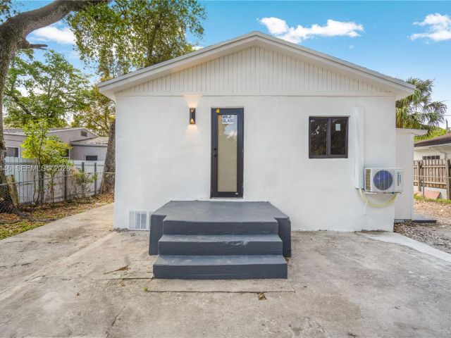 Home for sale at 5511 NW 4th Ave - photo 7509139