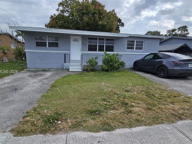 3-bedroom home for rent in Fort Lauderdale - 374 NW 31st Ave - MondialRealty
