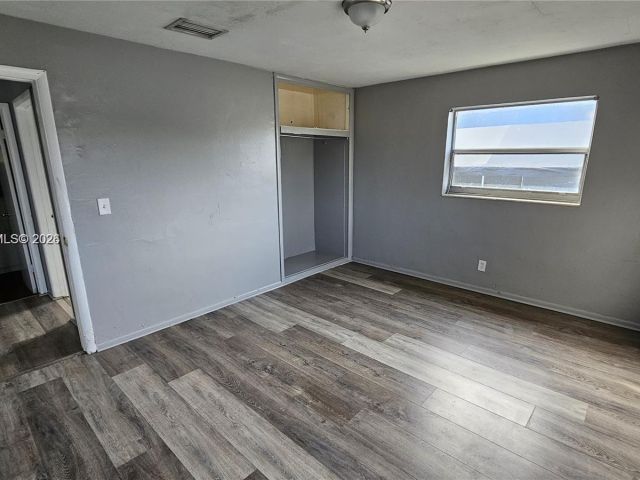 3-bedroom home for rent in Fort Lauderdale - 374 NW 31st Ave - MondialRealty