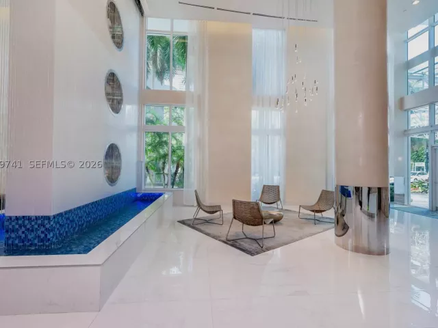 2-bedroom condo for rent in Miami - 41 SE 5th St 1508 - MondialRealty