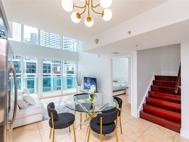 2-bedroom condo for rent in Miami - 41 SE 5th St 1508 - MondialRealty