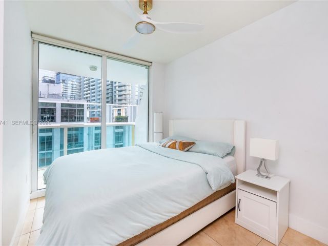 2-bedroom condo for rent in Miami - 41 SE 5th St 1508 - MondialRealty