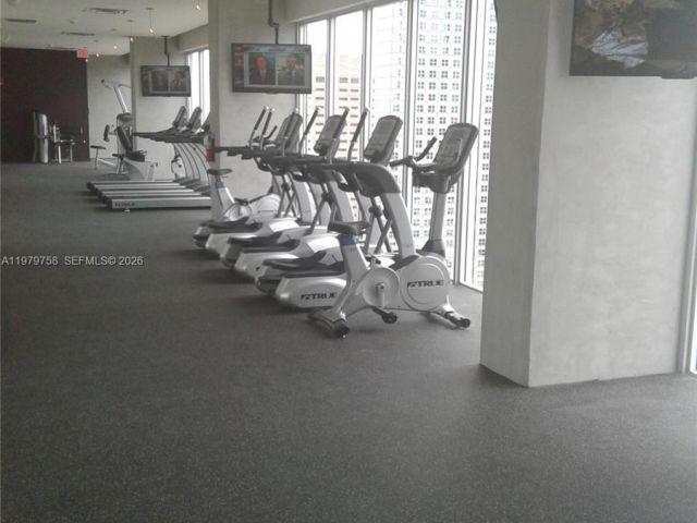 Apartment for rent  Unit #906 - photo 7467775