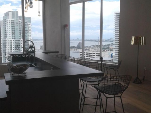 Apartment for rent  Unit #906 - photo 7467777