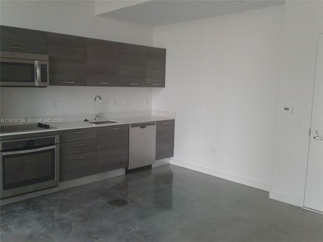 Apartment for rent  Unit #906 - photo 7467789