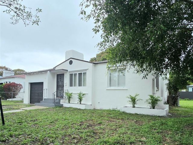 Home for sale at 911 NW 45th St - photo 7517763