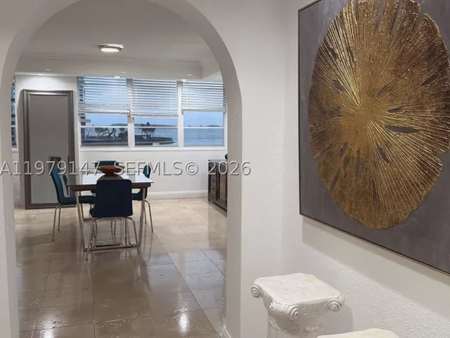 3-bedroom condo for rent in Miami - 801 Brickell Bay Dr 470 - MondialRealty