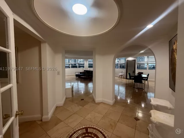 3-bedroom condo for rent in Miami - 801 Brickell Bay Dr 470 - MondialRealty