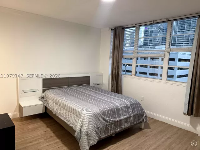 3-bedroom condo for rent in Miami - 801 Brickell Bay Dr 470 - MondialRealty