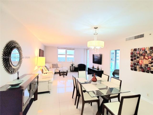 Apartment for rent  Unit #1243 - photo 7466734