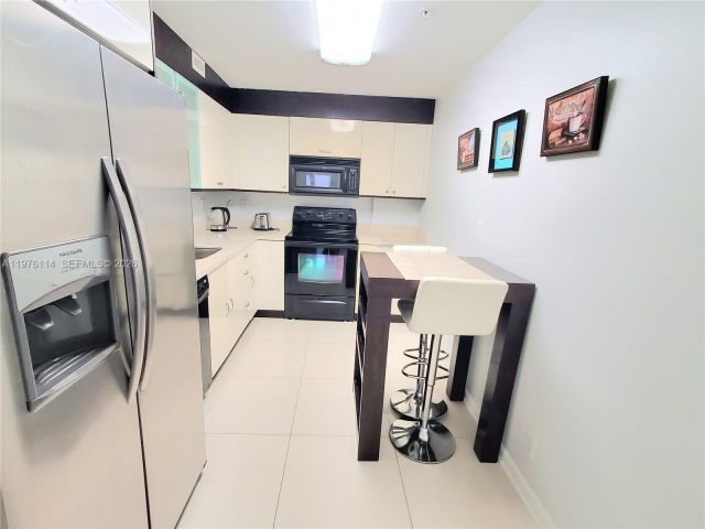 Apartment for rent  Unit #1243 - photo 7466736