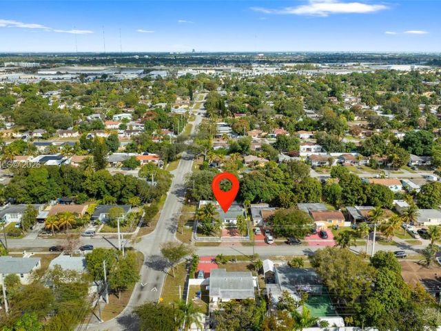 Home for rent at 201 NE 169th St 201 - photo 7481016