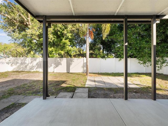 Home for rent at 201 NE 169th St 201 - photo 7481025