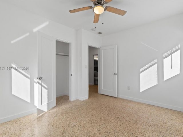 Home for rent at 201 NE 169th St 201 - photo 7481030