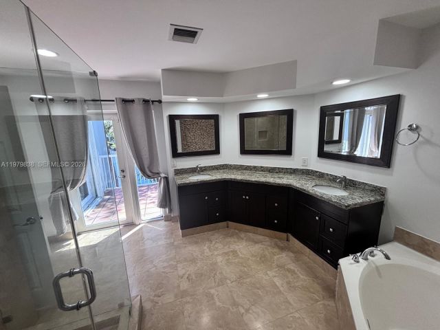 Home for rent at 21009 NE 31st Ave 0 - photo 7515191